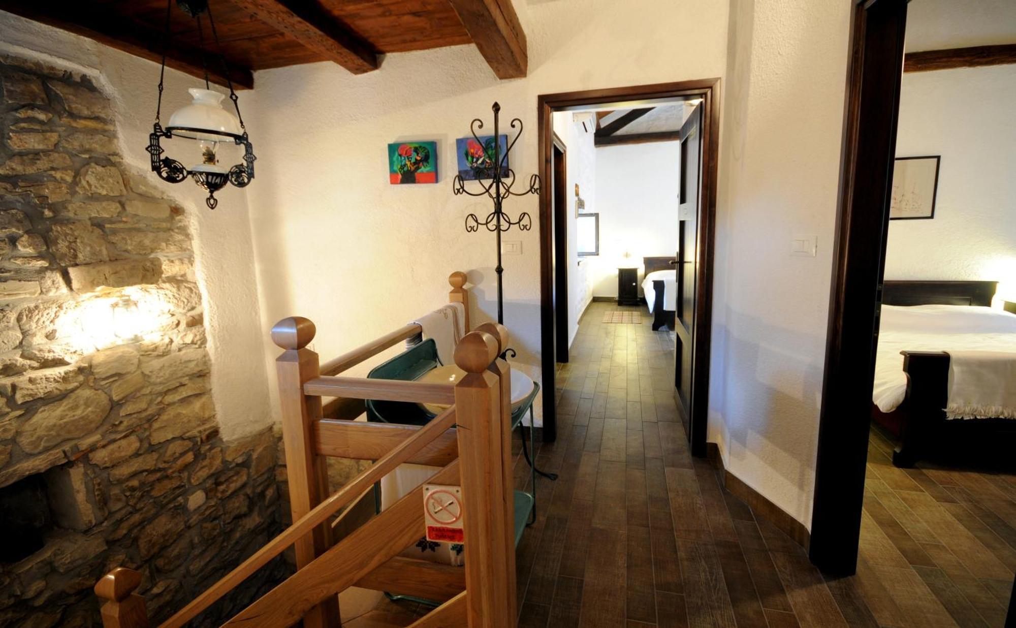 Holiday Homes Poli Svetega Antona Gracisce ภายนอก รูปภาพ