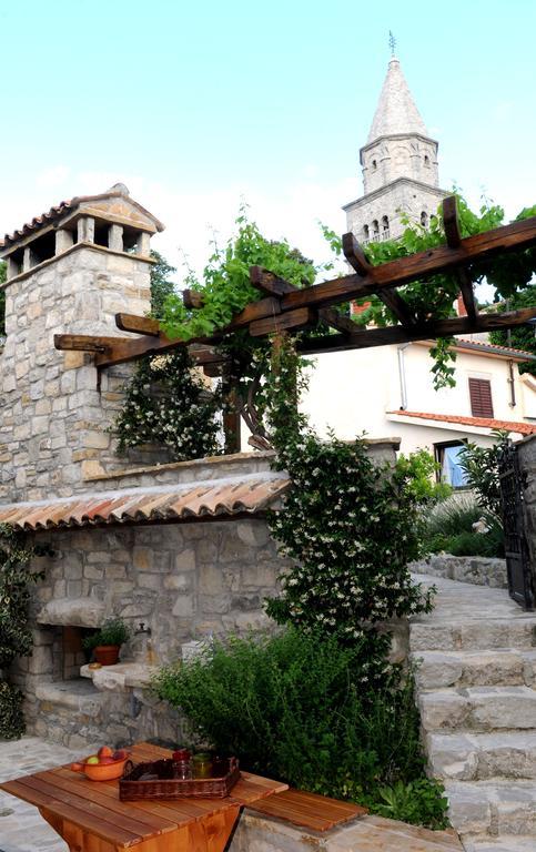 Holiday Homes Poli Svetega Antona Gracisce ภายนอก รูปภาพ