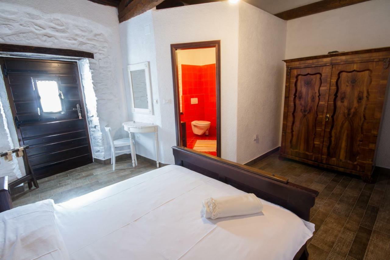 Holiday Homes Poli Svetega Antona Gracisce ภายนอก รูปภาพ